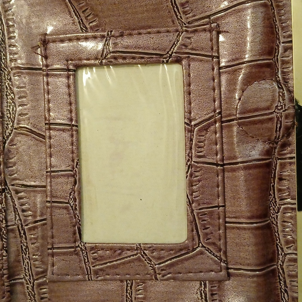 Braaciano faux croc kiss lock wallet. - Picture 10 of 16